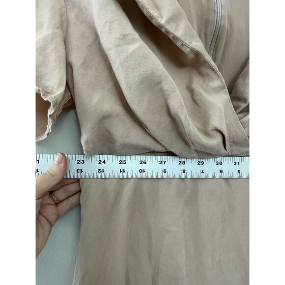 Lelis Vivian Minimalist Neutral Beige Taupe Cut Out Mini Dress Size Small - Picture 11 of 12